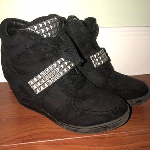 black studded hidden heel wedge shoe 7.5